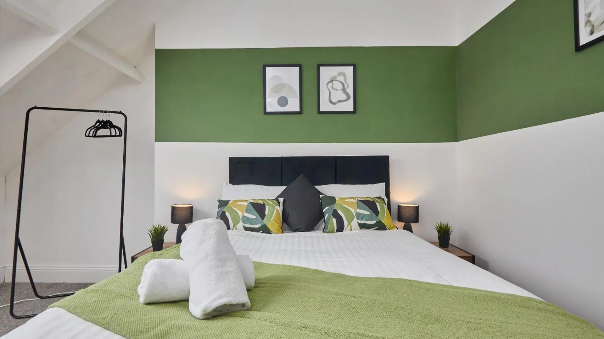 Large 4 Bedroom Home Near Newcastle City Centre 0*, Newcastle upon Tyne Birleşik Krallık